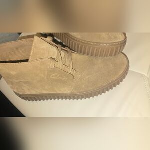 Clarks Men's Tan Suede Chukka Boots
